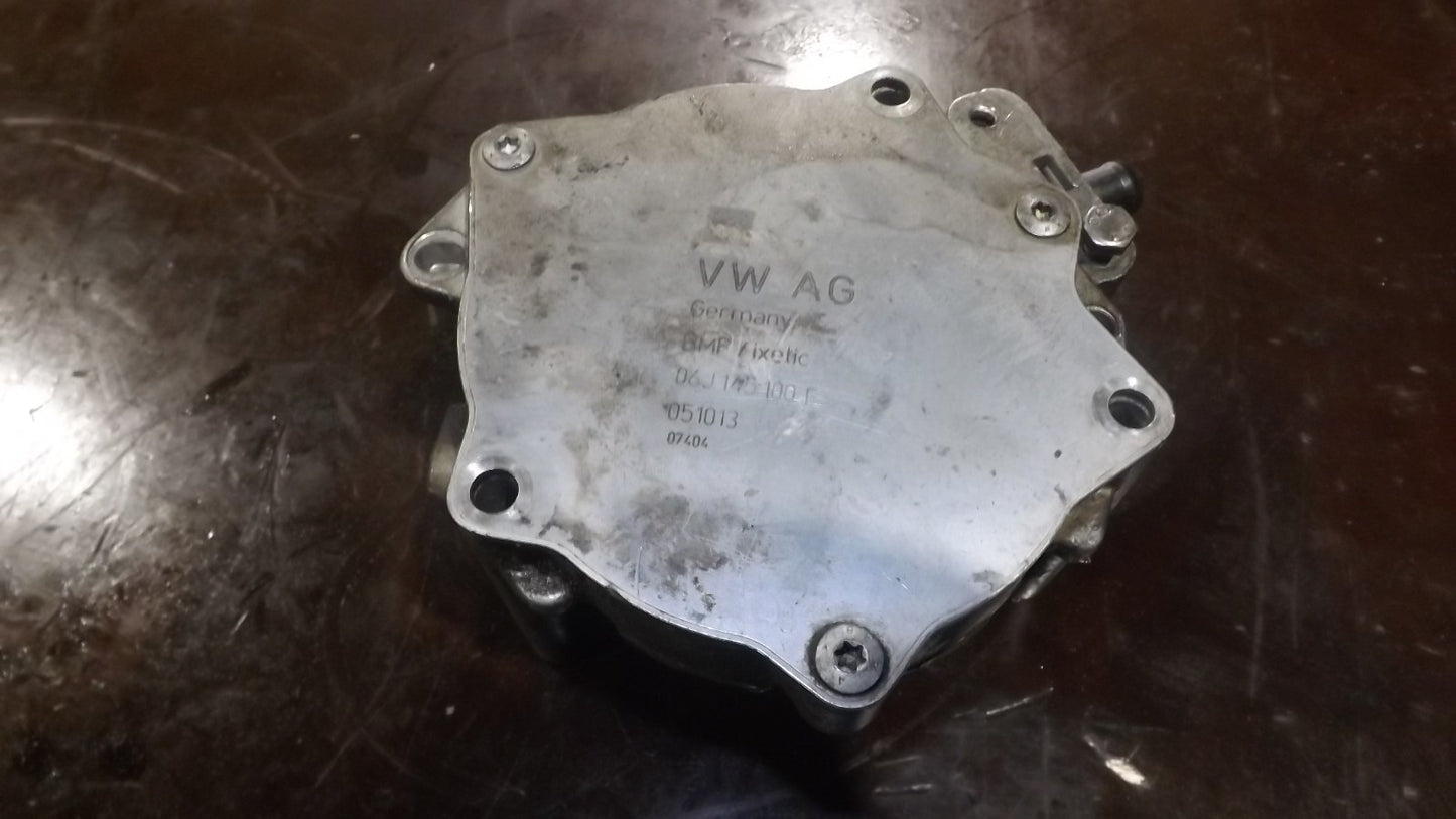 VW Audi Seat Skoda Vakuumpumpe Unterdruckpumpe 06J145100F
