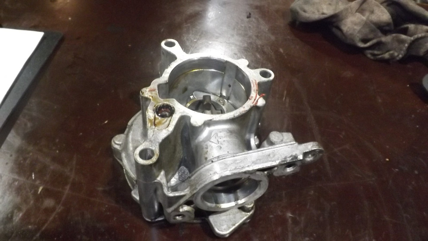 Vakuumpumpe für Audi Seat Skoda VW 06J145100G