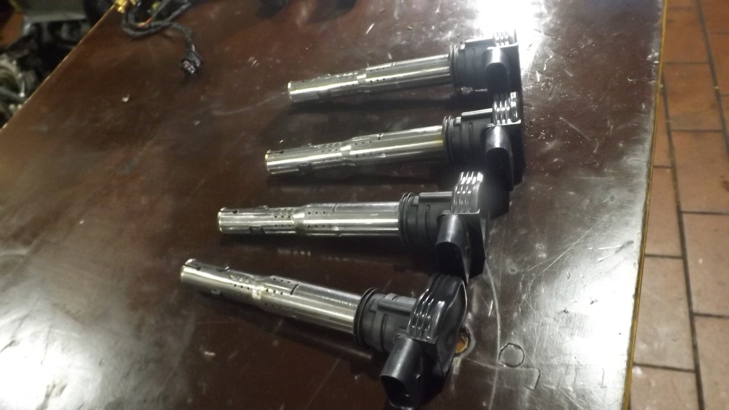 VW AUDI 1,8 2,0 TFSI 4x ZÜNDSPULE ZÜNDMODUL NGK R0702S00300