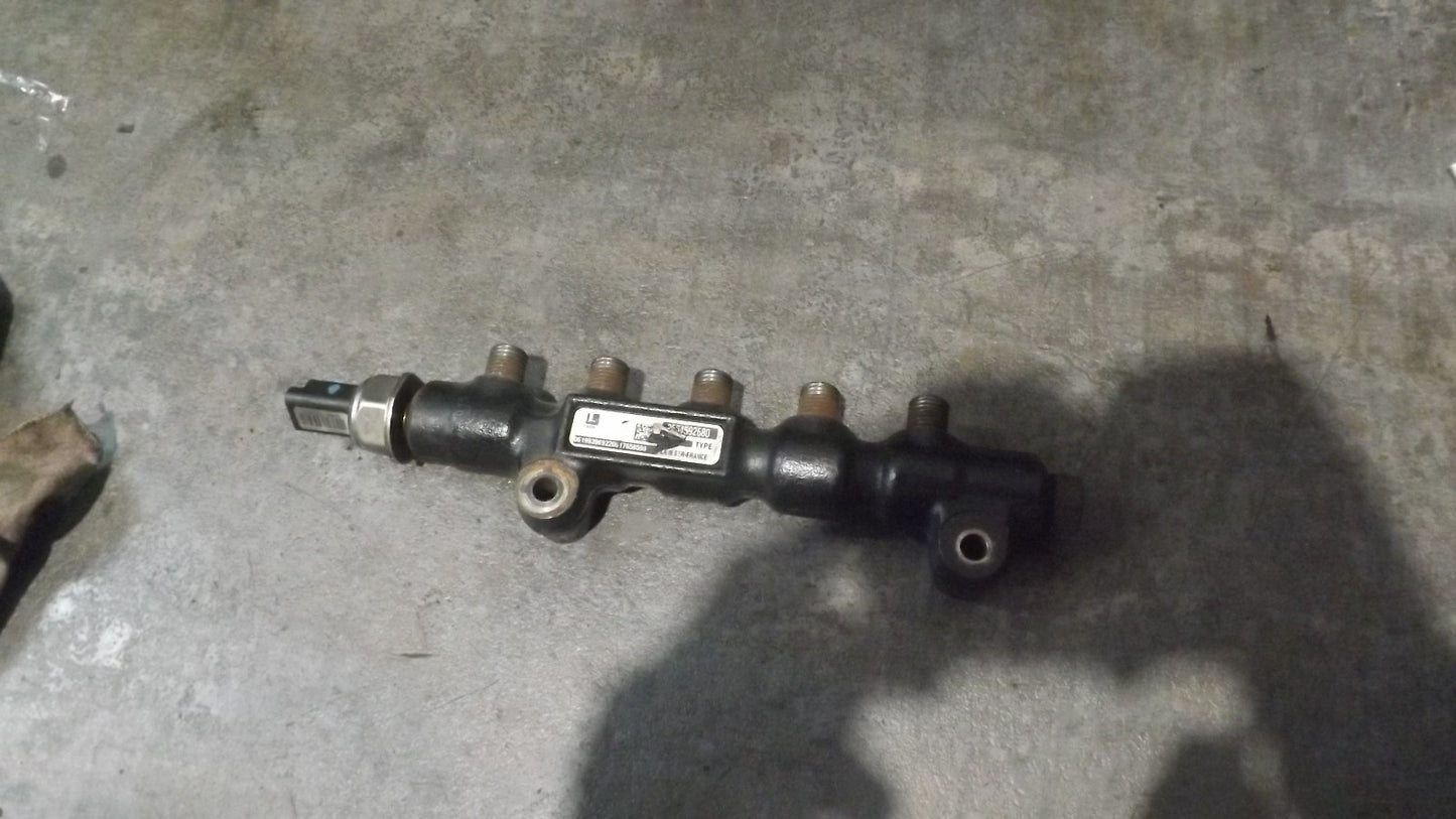 Citroën C4 Grand Picasso Kraftstoffverteiler 9654529680