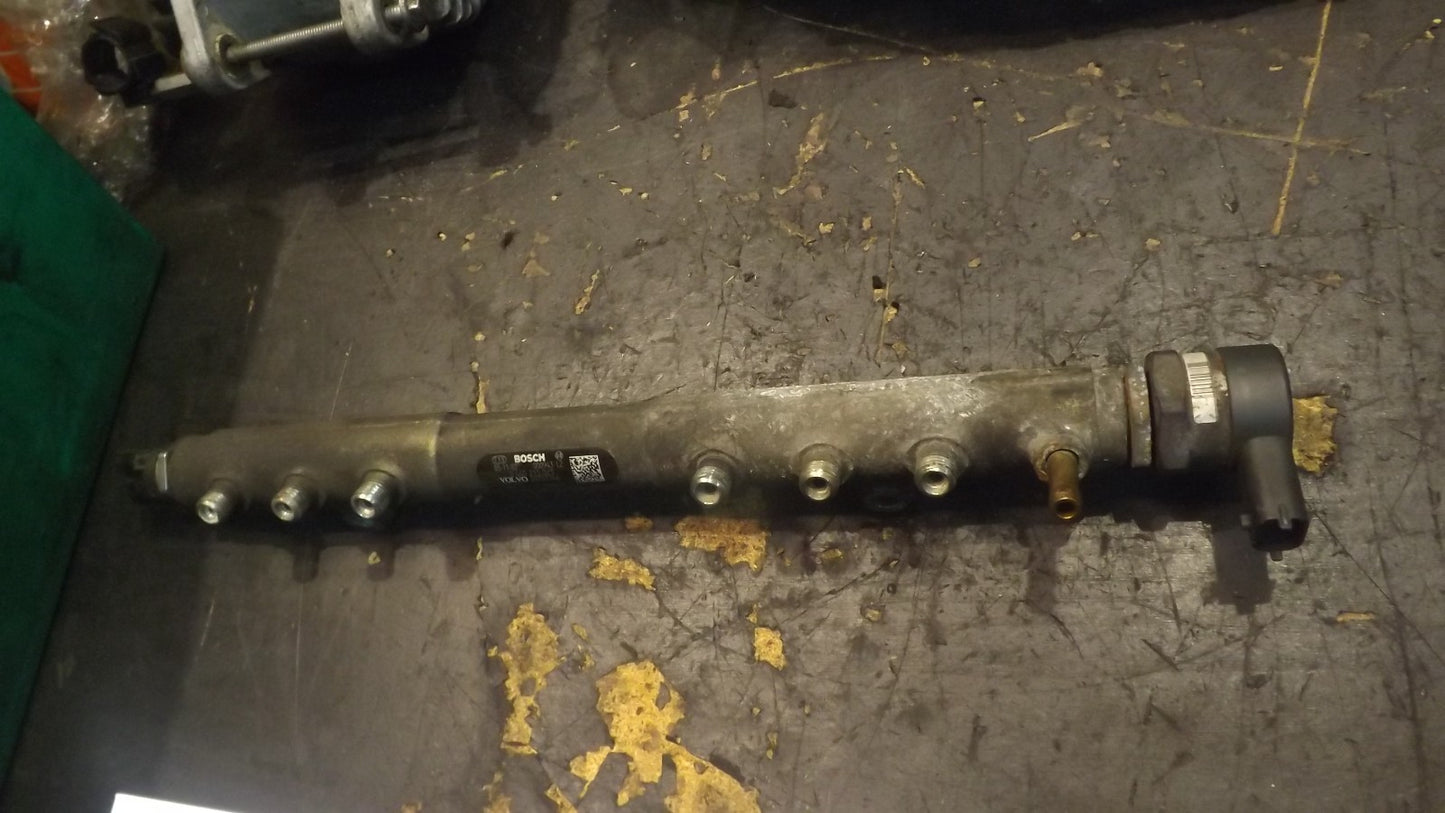 Einspritzleiste 30757146 0445215023 Rail Volvo S60 V70 XC70