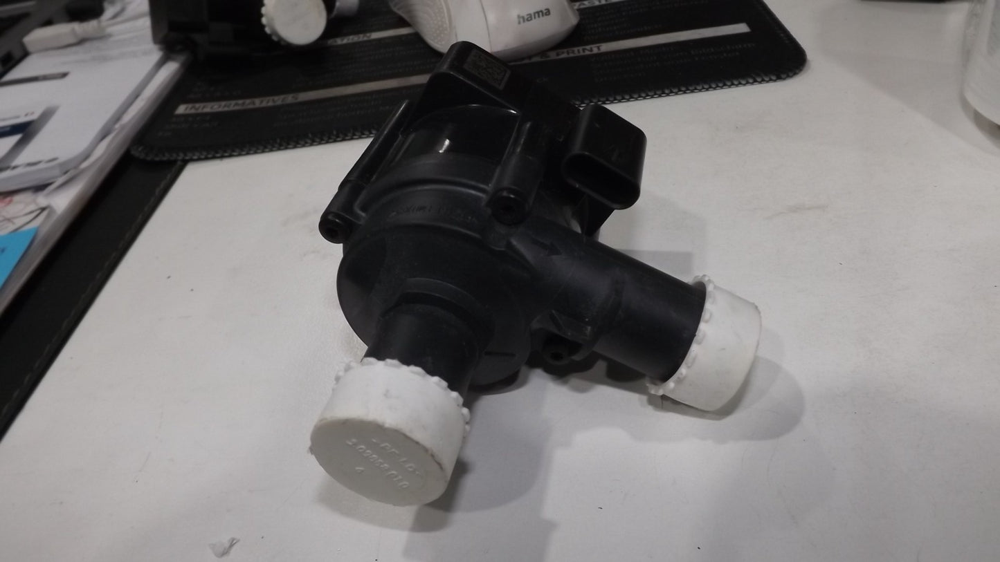 AUDI VW Seat Skoda Porsche ZUSATZWASSERPUMPE 4K0121601B Neuwertig