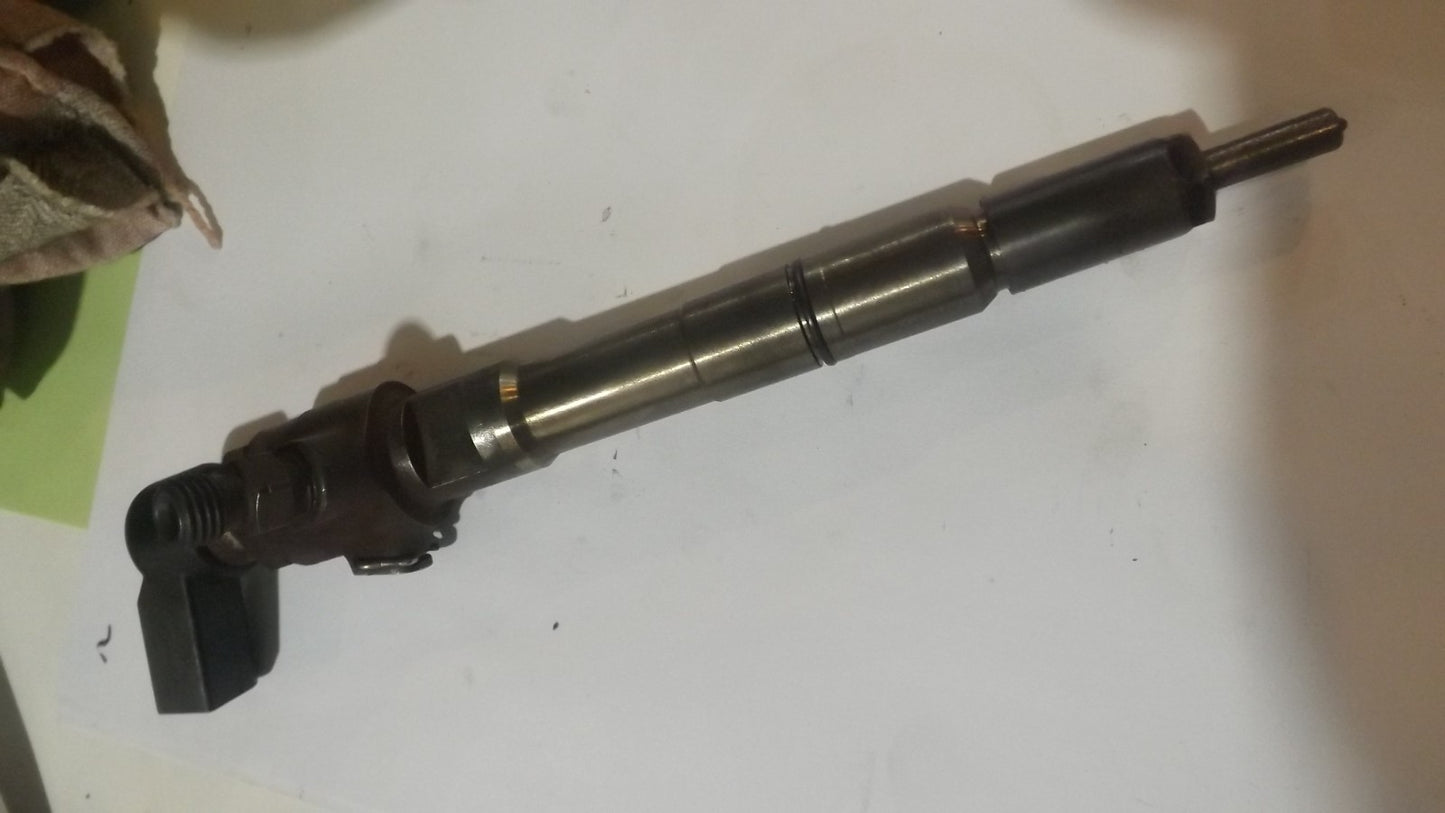 Injektor Einspritzdüse VW Passat 2.0 TDI A2C9626040080