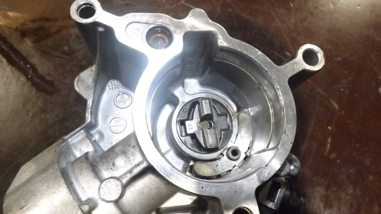 Original Audi S3 8V (A3) Vakuumpumpe Unterdruckpumpe Pumpe 06L145100B