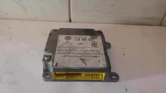 VW Audi Skoda Steuergerät Airbagsteuergerät Airbag Modul 1J0909607