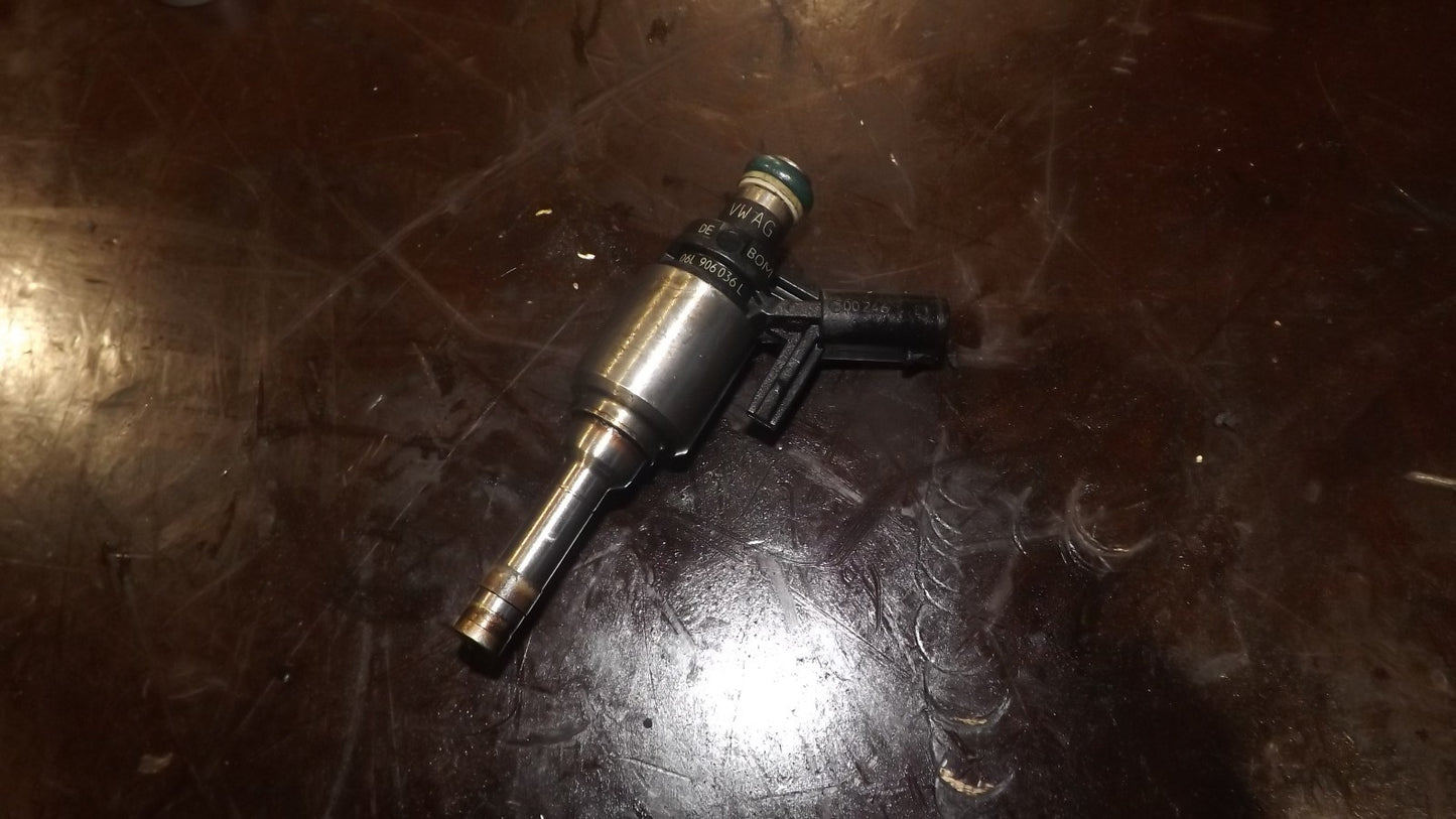 VW Passat 3G B8 Audi Skoda Seat Einspritzwentil Einspritzdüse 2,0TSI 06L906036L