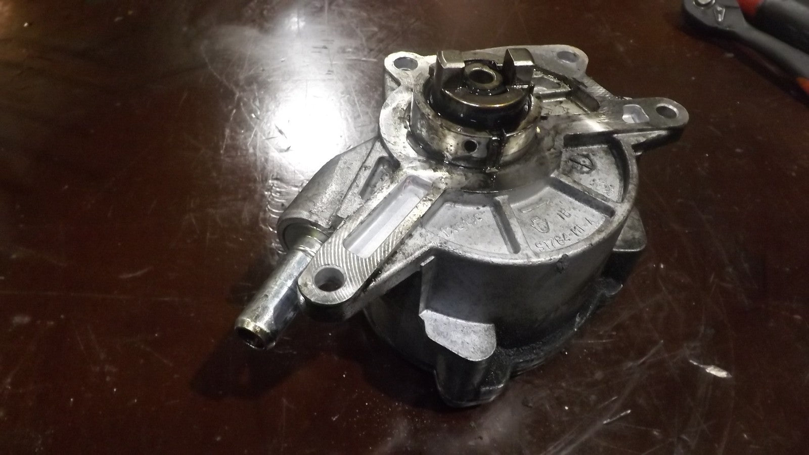 Original Mercedes-Benz OM642 Vakuumpumpe Unterdruckpumpe A6422300765