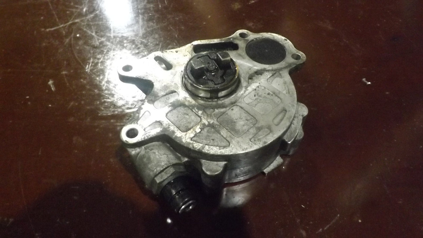Audi VW Skoda Seat 2,0 TDI Vakuumpumpe Unterdruckpumpe Motor 03L145100F