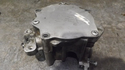 Unterdruckpumpe Vakuumpumpe für Audi A3 8P FSI 1,8 118KW CDAA 06J145100B