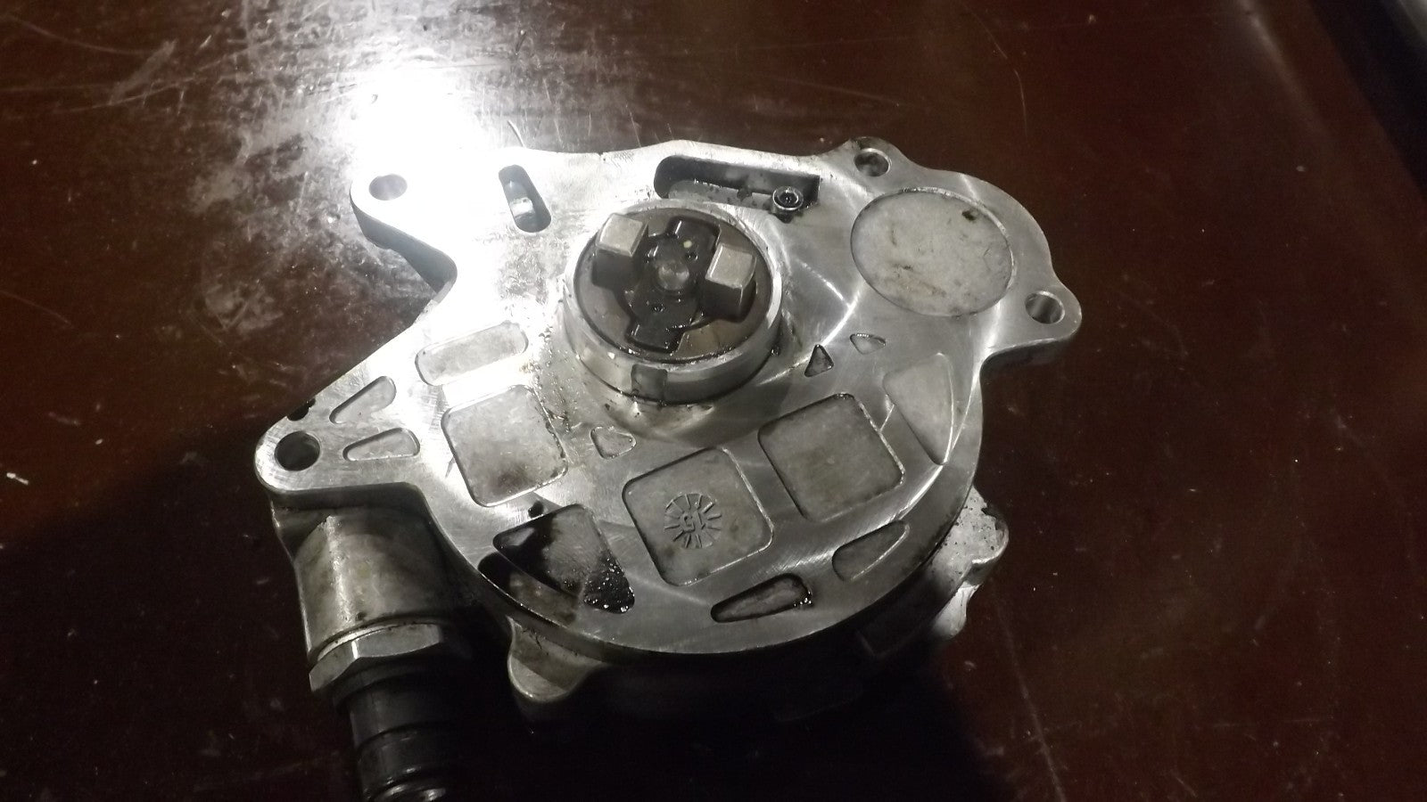 Vakuumpumpe für VW Audi Seat Skoda  2.0 TDI 03L145100 116185