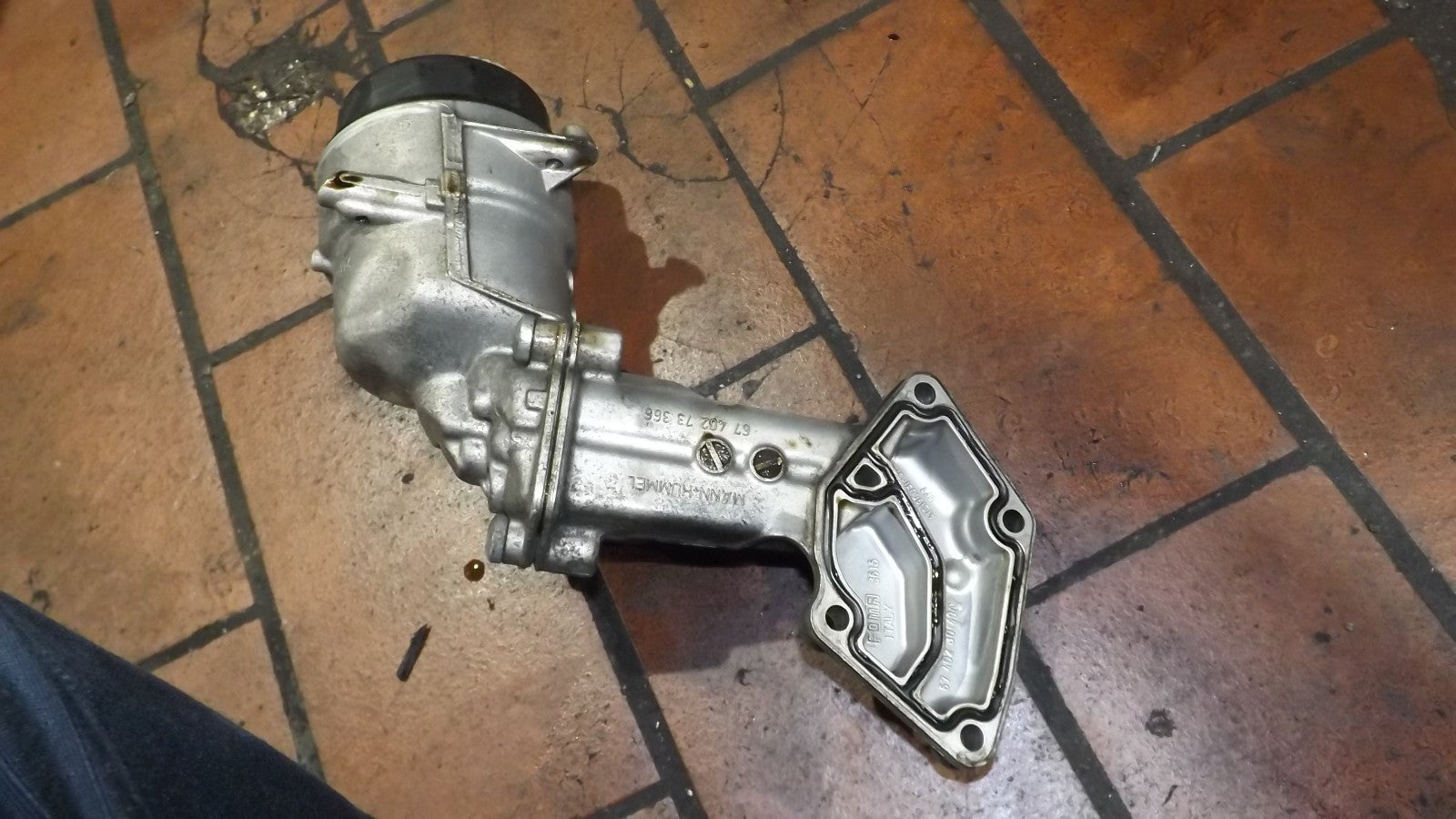 Mercedes-Benz S W221 2010 Diesel 173kW Halterung Ölfilter Ölkühler 6740273366