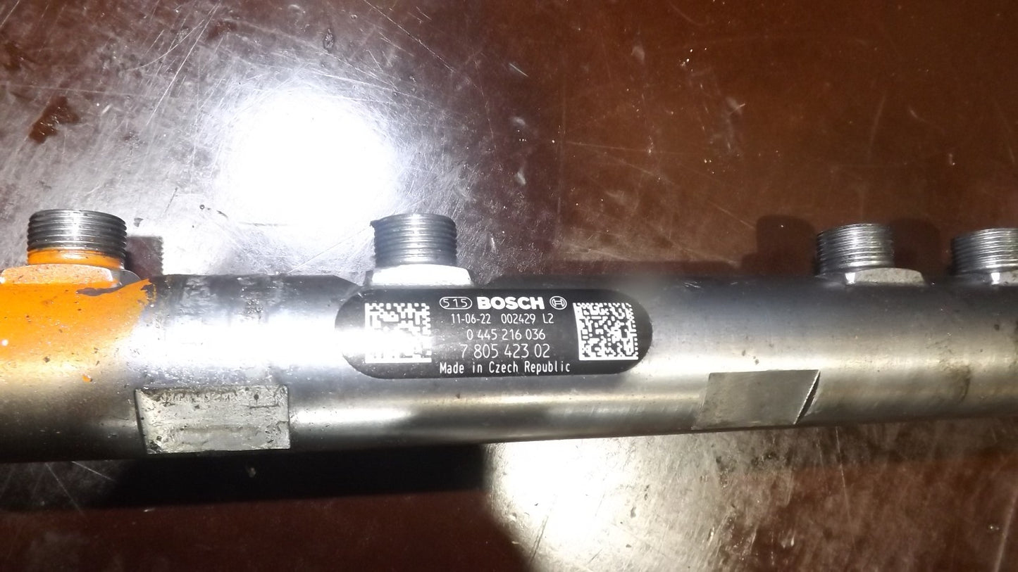 BMW Einspritzleiste Druckspeicher  E90 F01 F10 F15 F30 F36 N57D30  7805423 02