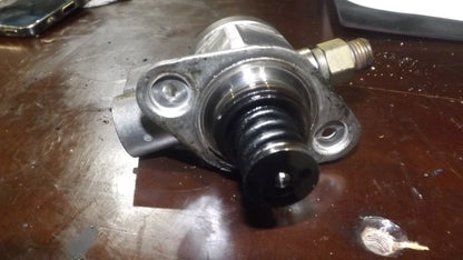 Hochdruckpumpe Kraftstoffpumpe Für Audi A3 8P1 A4 Avant 8K2 A5 06H127025K