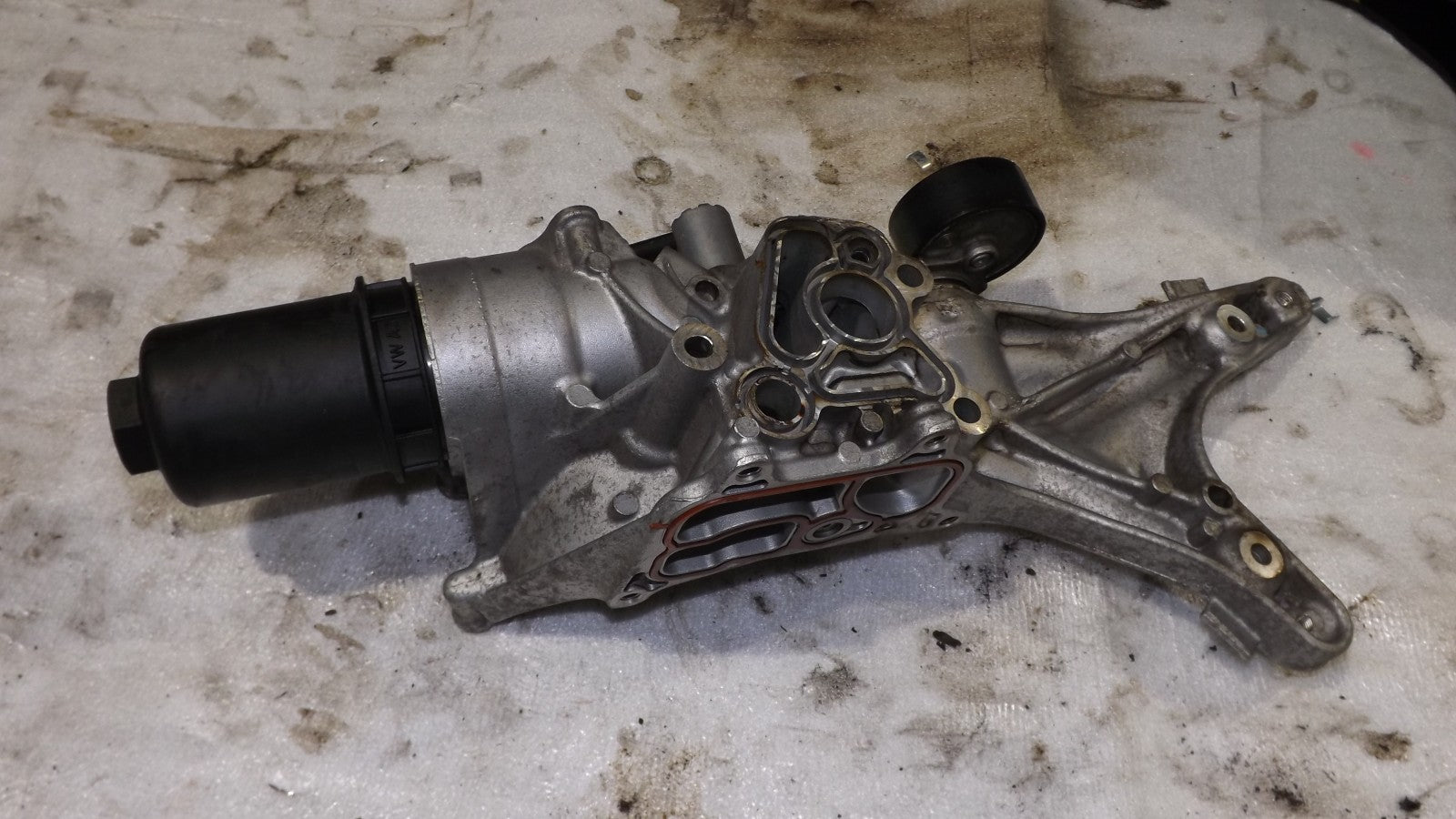 Halter Ölkühler für Audi Q5 VW  1.8 2.0 TFSI 06L903143D