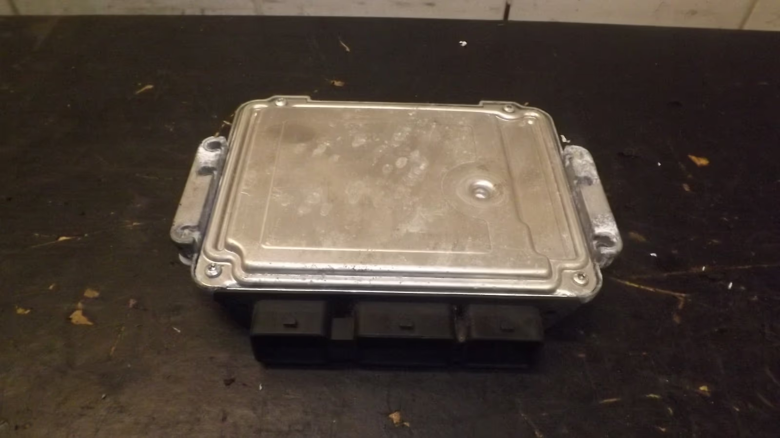 Original Nissan Almera Motorsteuergerät 0281010708