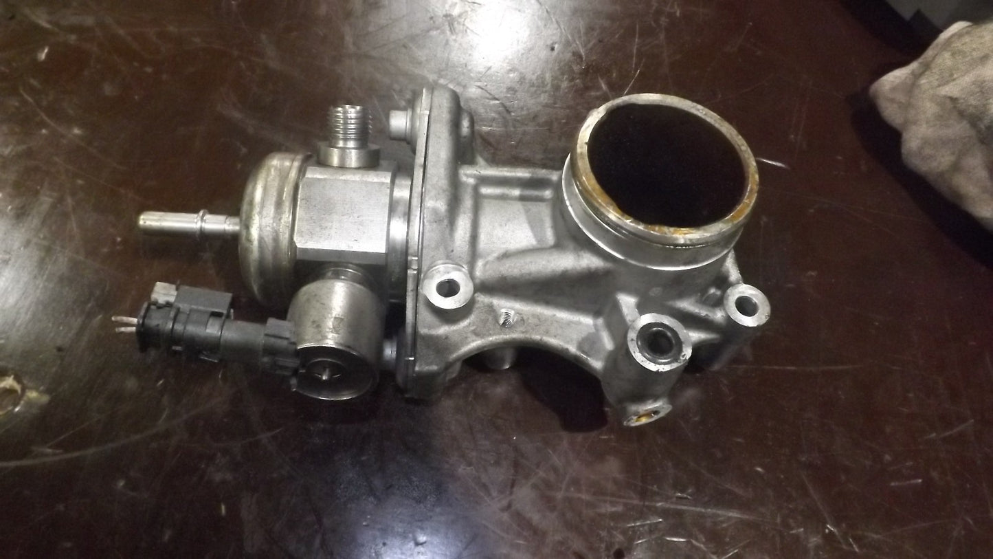 Einspritzpumpe BMW 1ER 3ER F20 116i N13 N13B16A Hochdruckpumpe 7607159 8605103