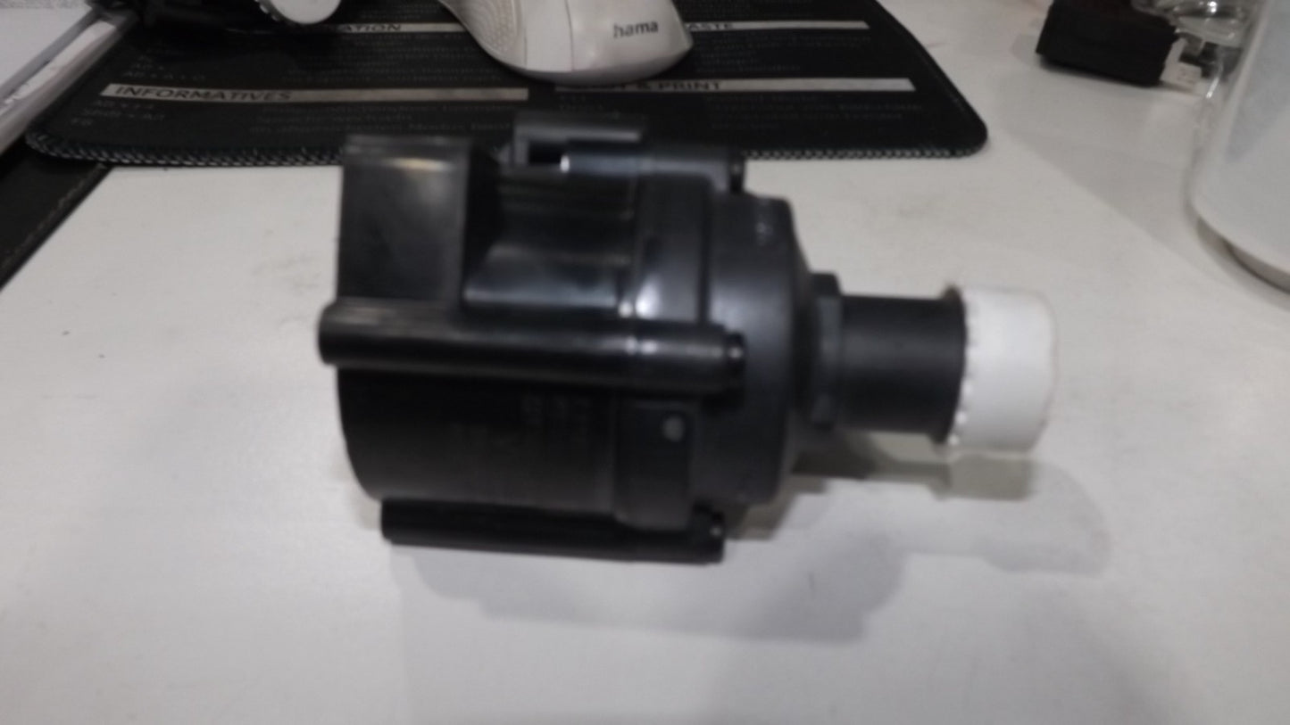 AUDI VW Seat Skoda Porsche ZUSATZWASSERPUMPE 4K0121601B Neuwertig