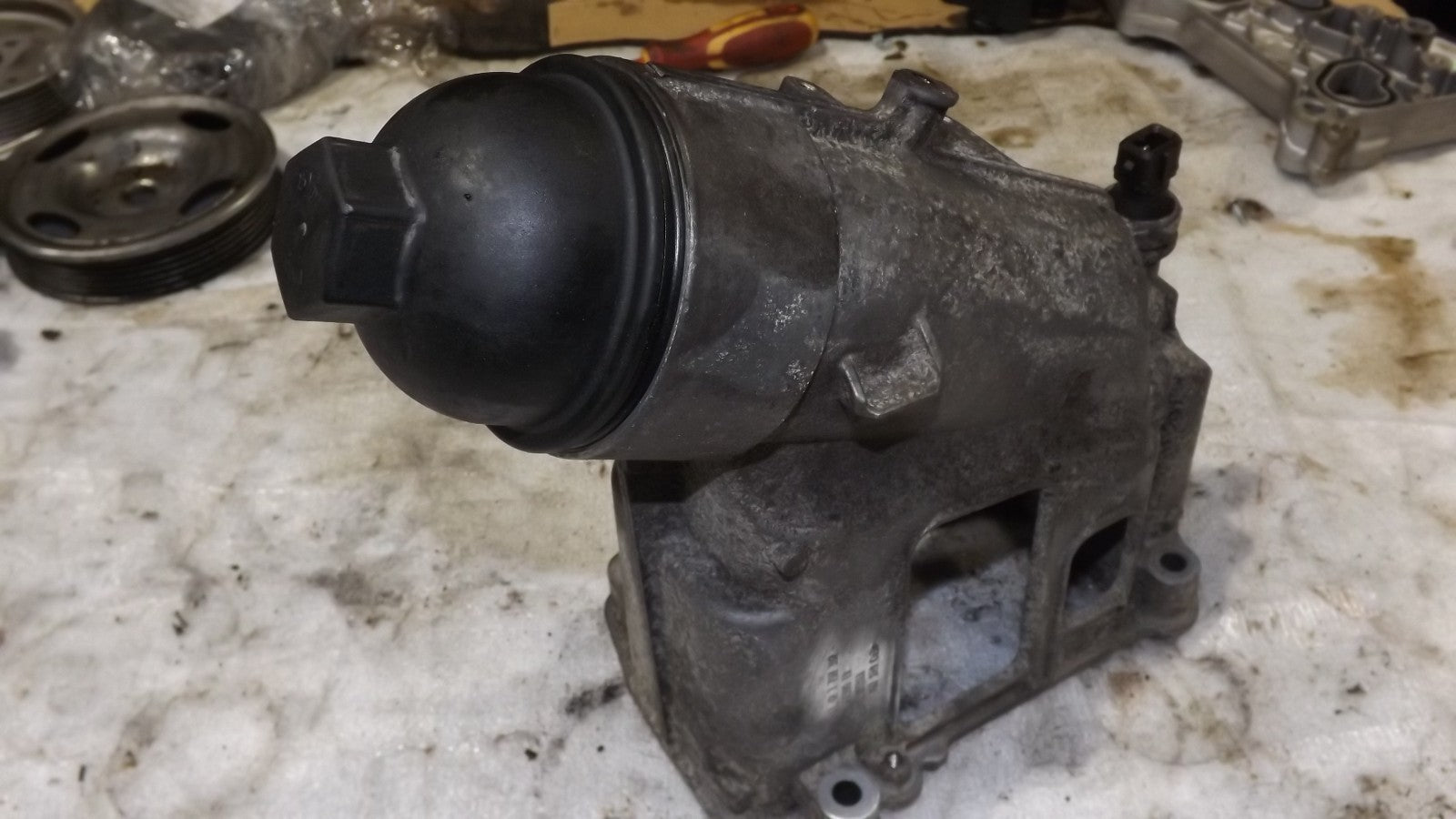 Ölfiltergehäuse  BMW - N47D20A - E81 E82 E87 E88 E90 E91 E92 E93 - 7797392