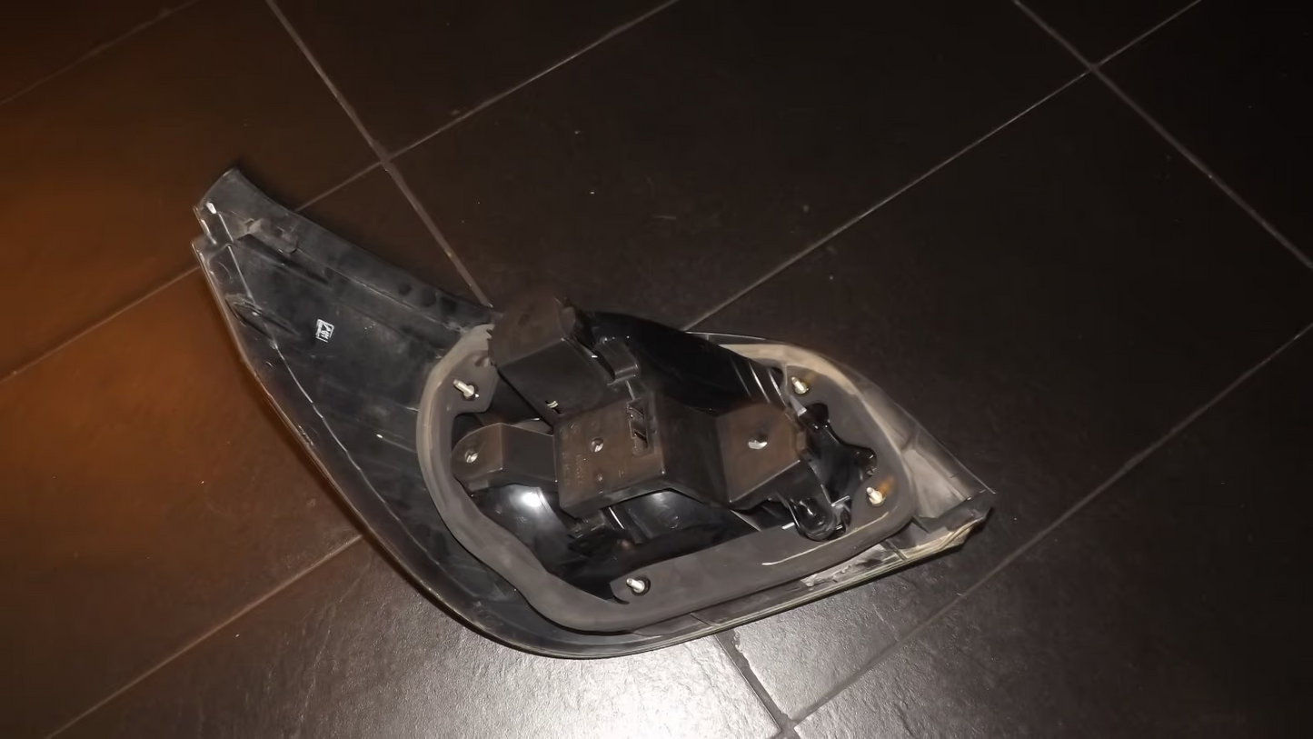 Original BMW E60 Hintenrechts Rückleuchte 6923306