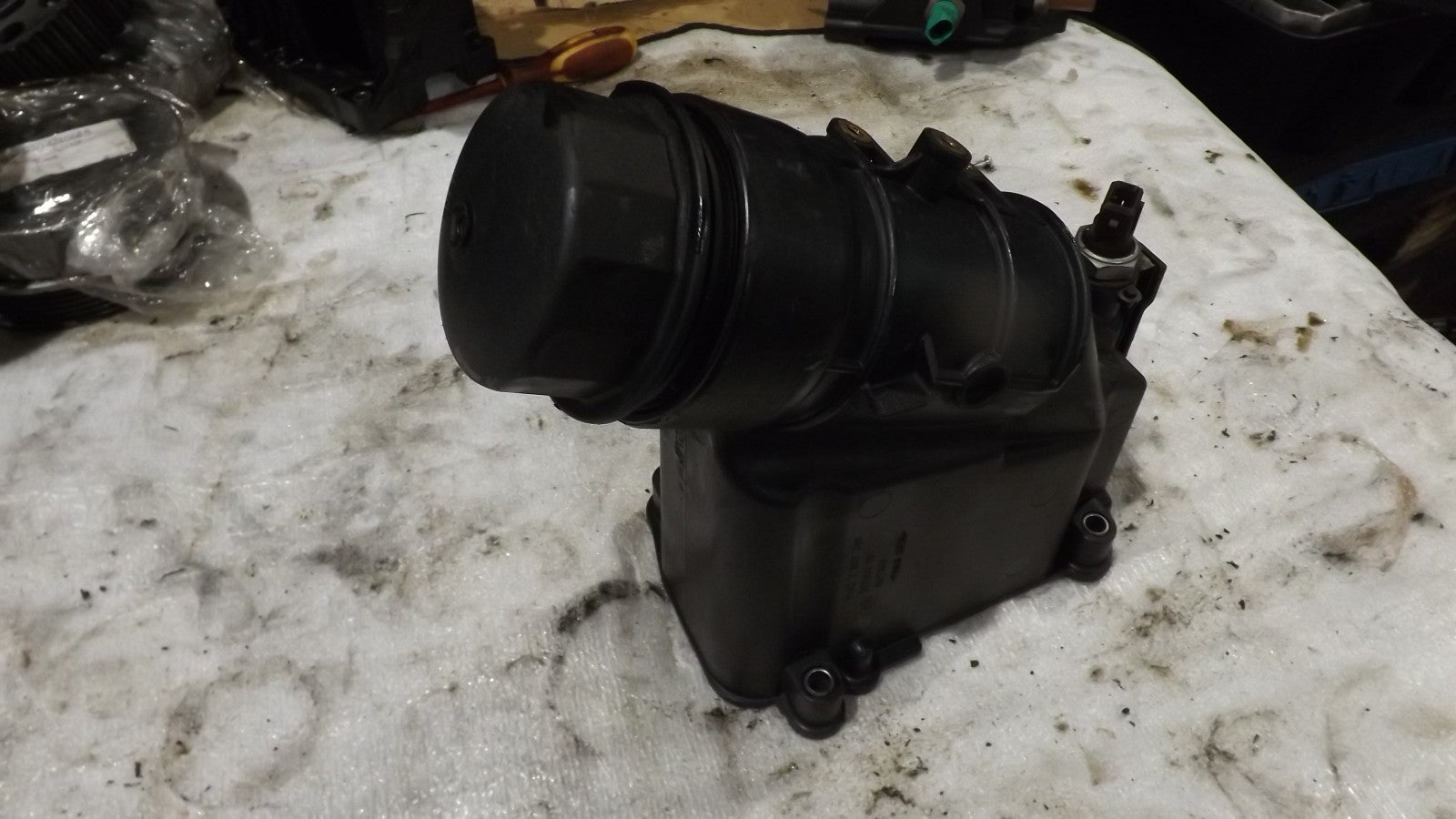 Ölfiltergehäuse Mahle  BMW E81 E87 E90-E93 E60 E61 E84 E83 N47 11427807799