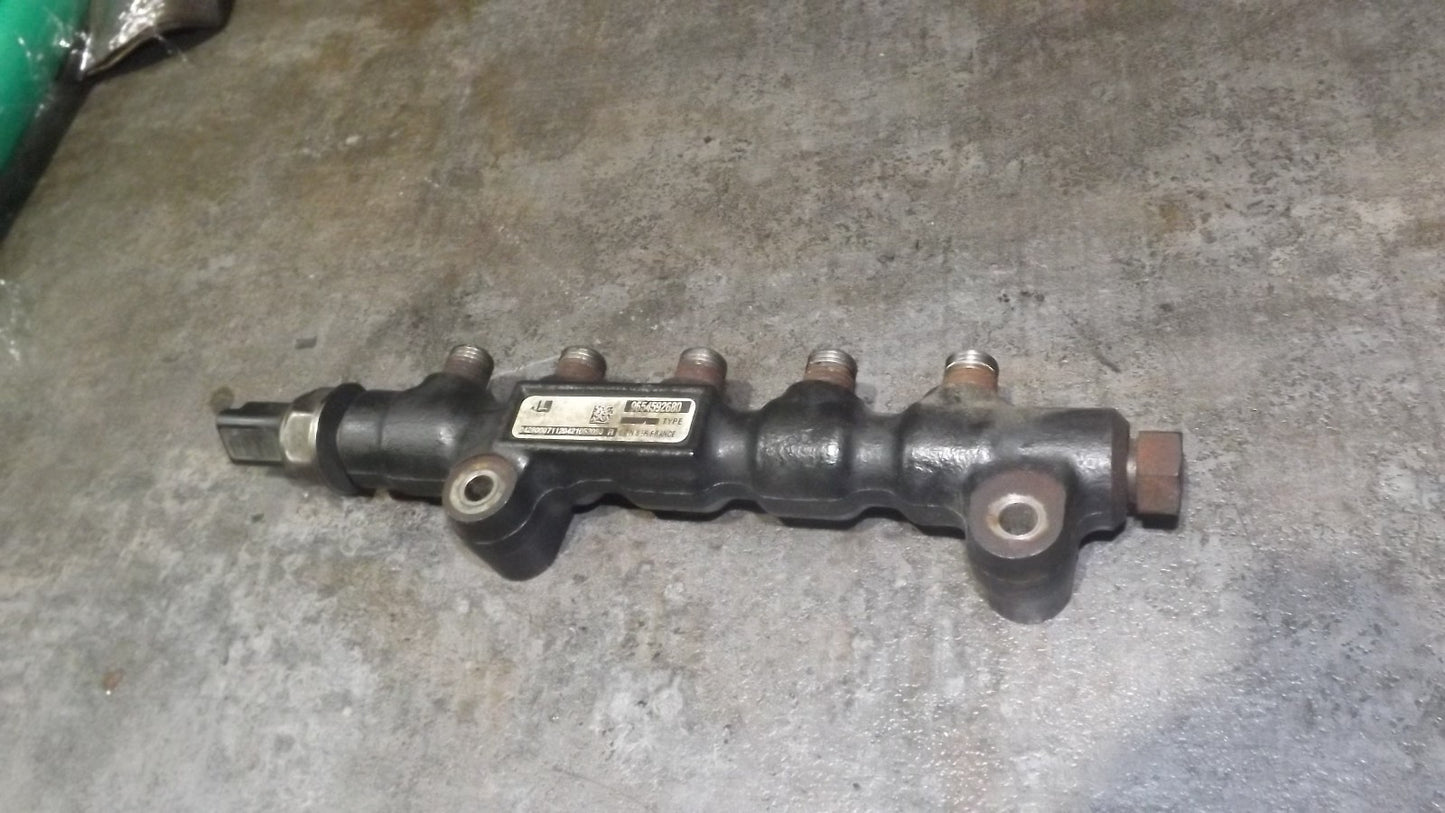 Citroen Einspritzleiste 9654592680