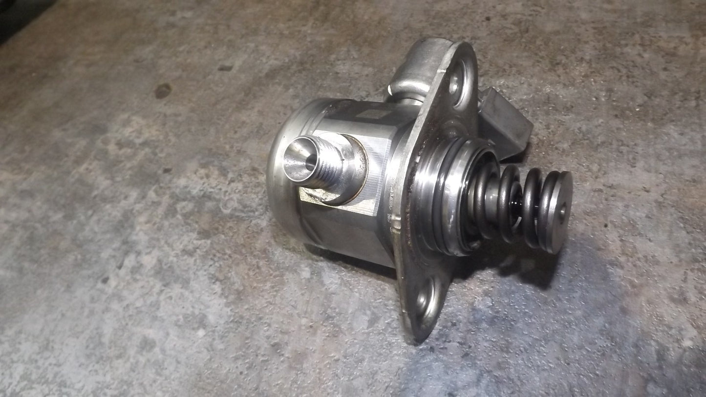 Kraftstoffpumpe für Audi VW Seat Skoda 1.4 TSI 04E127025B