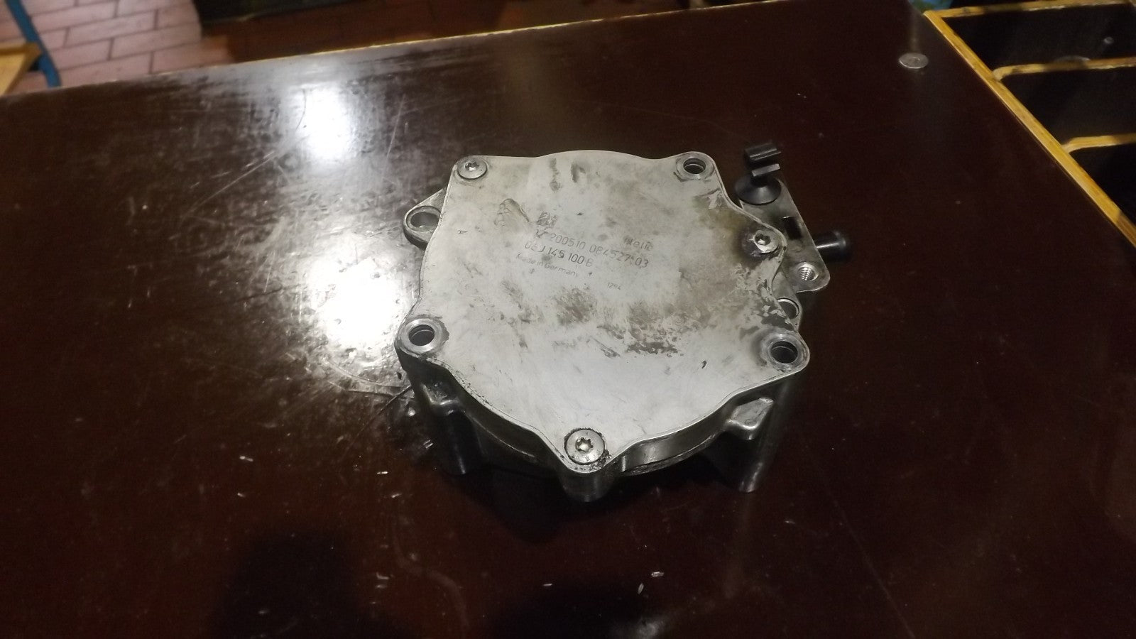 Unterdruckpumpe Vakuumpumpe für Audi A3 8P 09-12 FSI 1,8 118KW 06J145100B