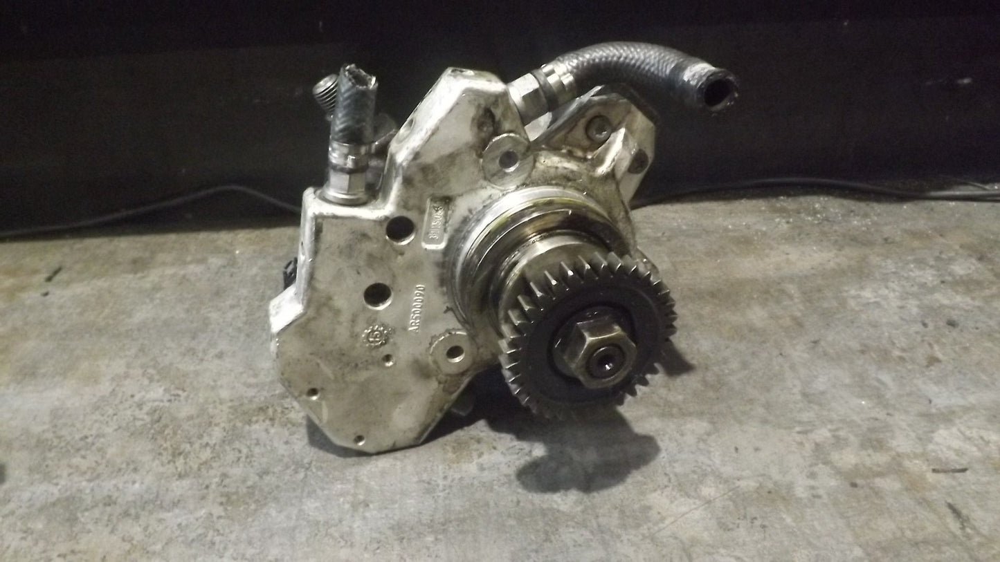 BOSCH Hochdruckpumpe Kraftstoffpumpe Mercedes-Benz A6420104008