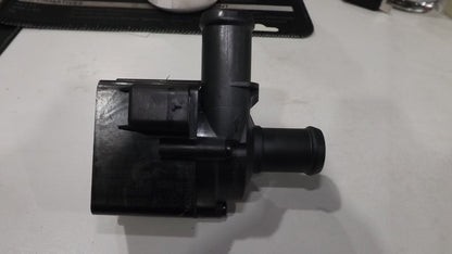 Zusatzwasserpumpe Sekundärpumpe für Audi  A4 B9 A5 A6 A7 Q3 Q5 Q7 VW Touareg 12V