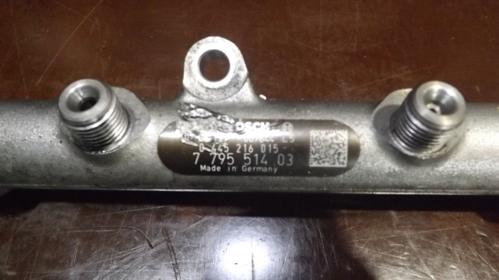 BMW 5er E60 E61 Druckspeicher Kraftstoffverteiler Einspritzleiste Rail 7795514