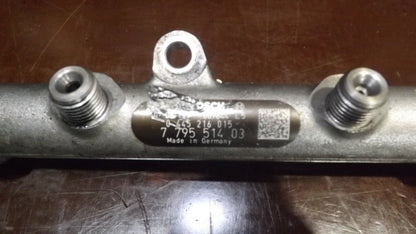 BMW 5er E60 E61 Druckspeicher Kraftstoffverteiler Einspritzleiste Rail 7795514