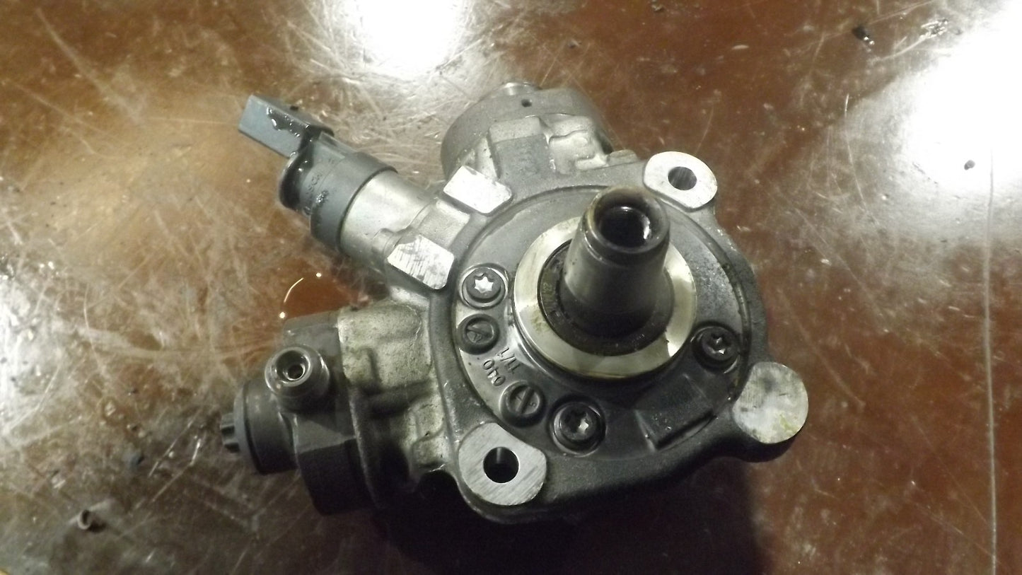 Hochdruckpumpe für BMW 3er F30 3,0 330d N57D30 N57 7823463 0445010634