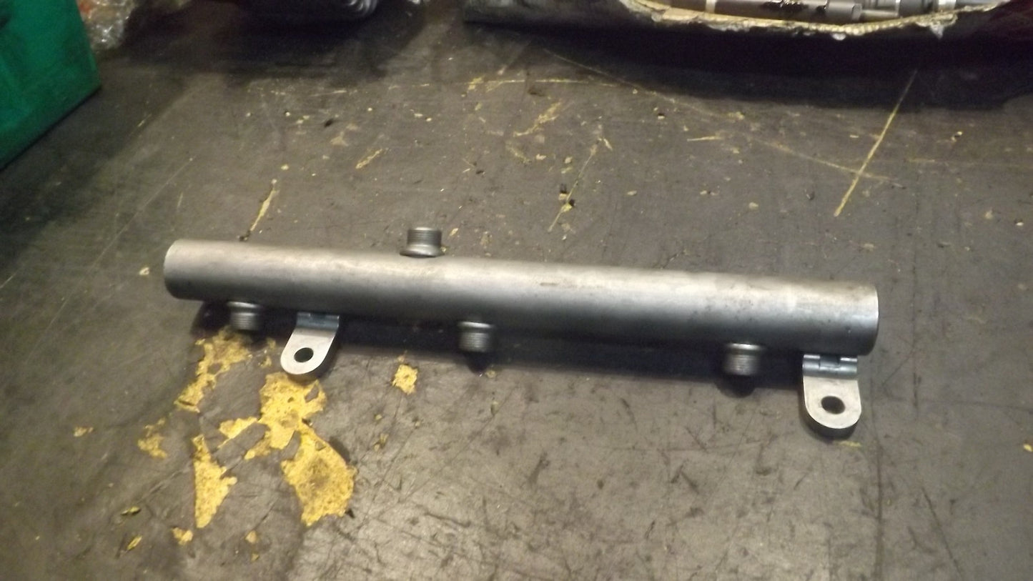 Einspritzleiste mercedes benz A6420700695 / 002