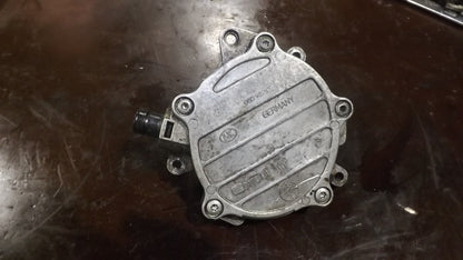 Unterdruckpumpe Vakuumpumpe VW Skoda Seat Audi 2.0 TFSI 06D145100E