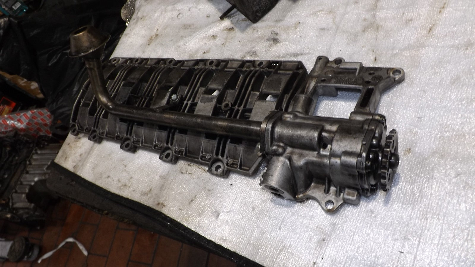 BMW 5 E39 1999 Diesel 135kW Ölpumpe 11412247212