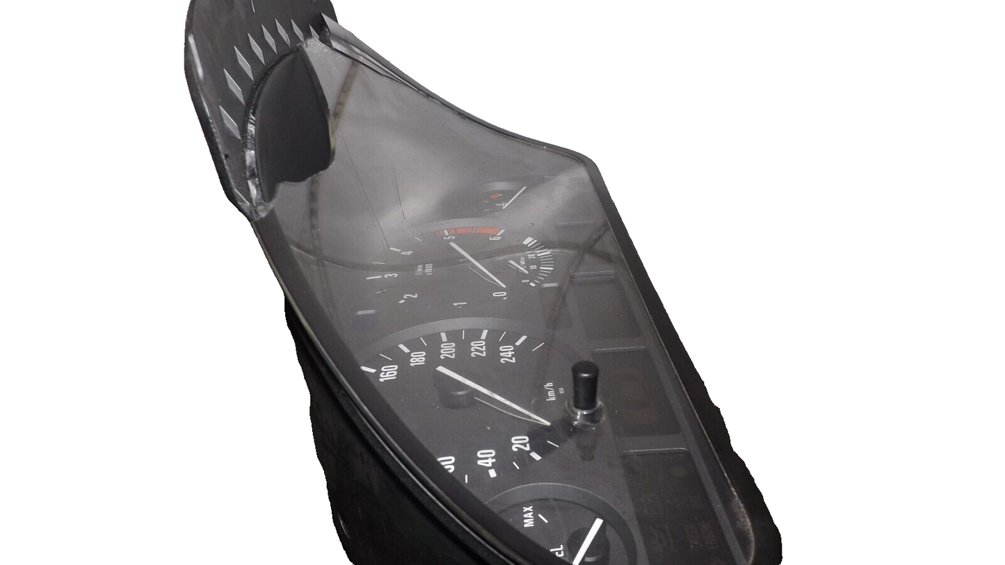 Original BMW 5er E39 Tacho Kombiinstrument bj 1997 8372357