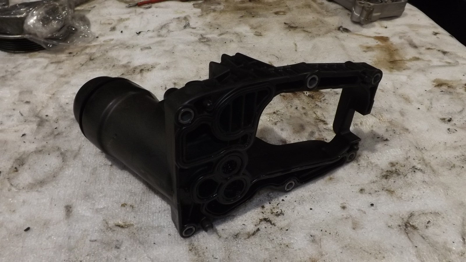 BMW E81 F22 F87 E90 F34 F10 E60 E61 Ölfiltergehäuse 170377932