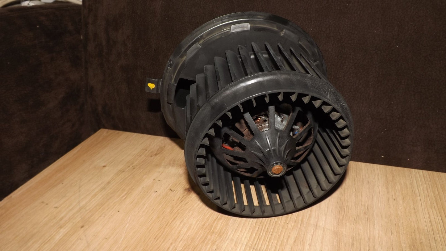 Org AUDI Q7 VW Campmob Sharan Touareg Transporter T5 Gebläsemotor 7H0819021A