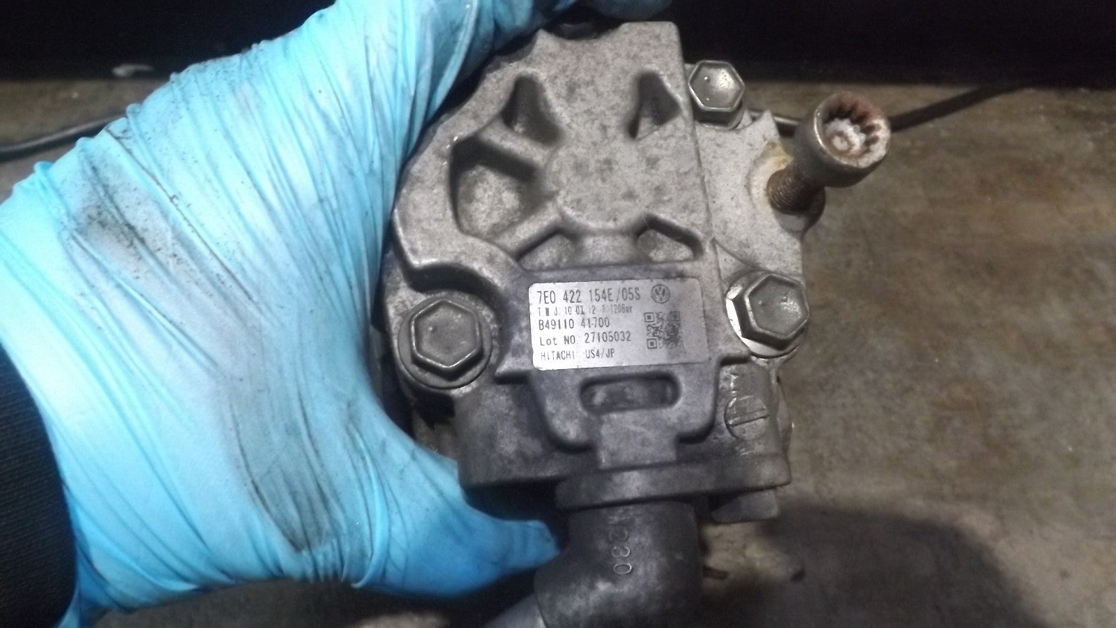 VW T5 / 2,0TDI 180PS / SERVOPUMPE PUMPE SERVO / 7E0422154E