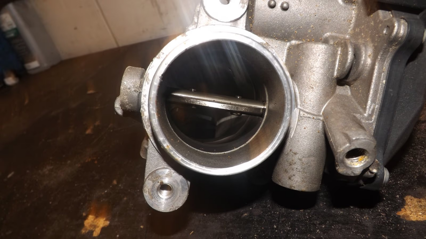 Original VW Audi Seat Skoda 1.6 TDI Drosselklappe 04L128063N