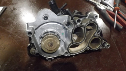 Volkswagen Polo V 6R 2015 Kühlwasserpumpe Wasserpumpe 04E121121E 04E121042