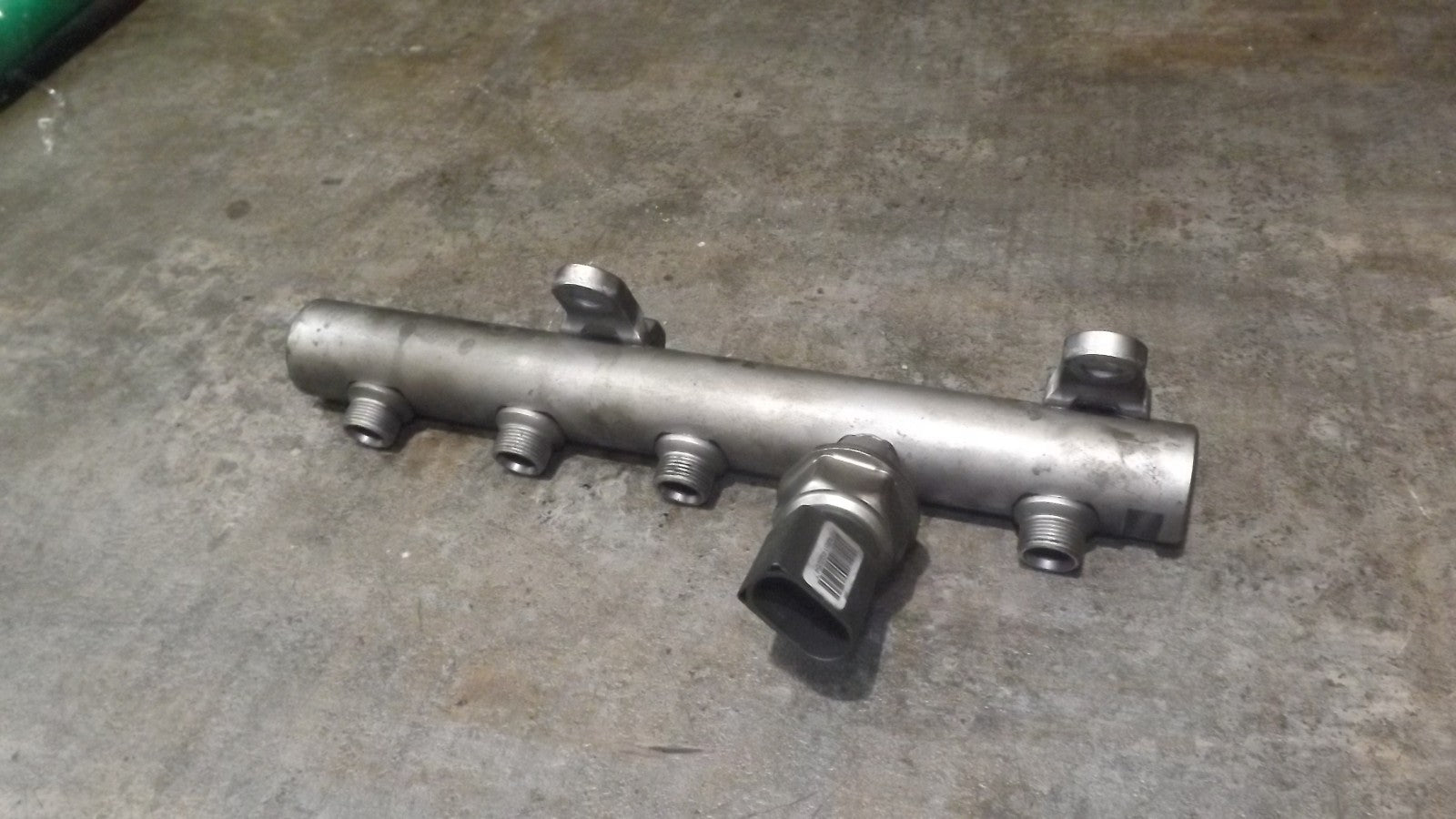 Audi A4 8E/B7/A6 4F/C6 2.7/3.0l V6 TDI Kraftstoffrohr Links 059130089AA