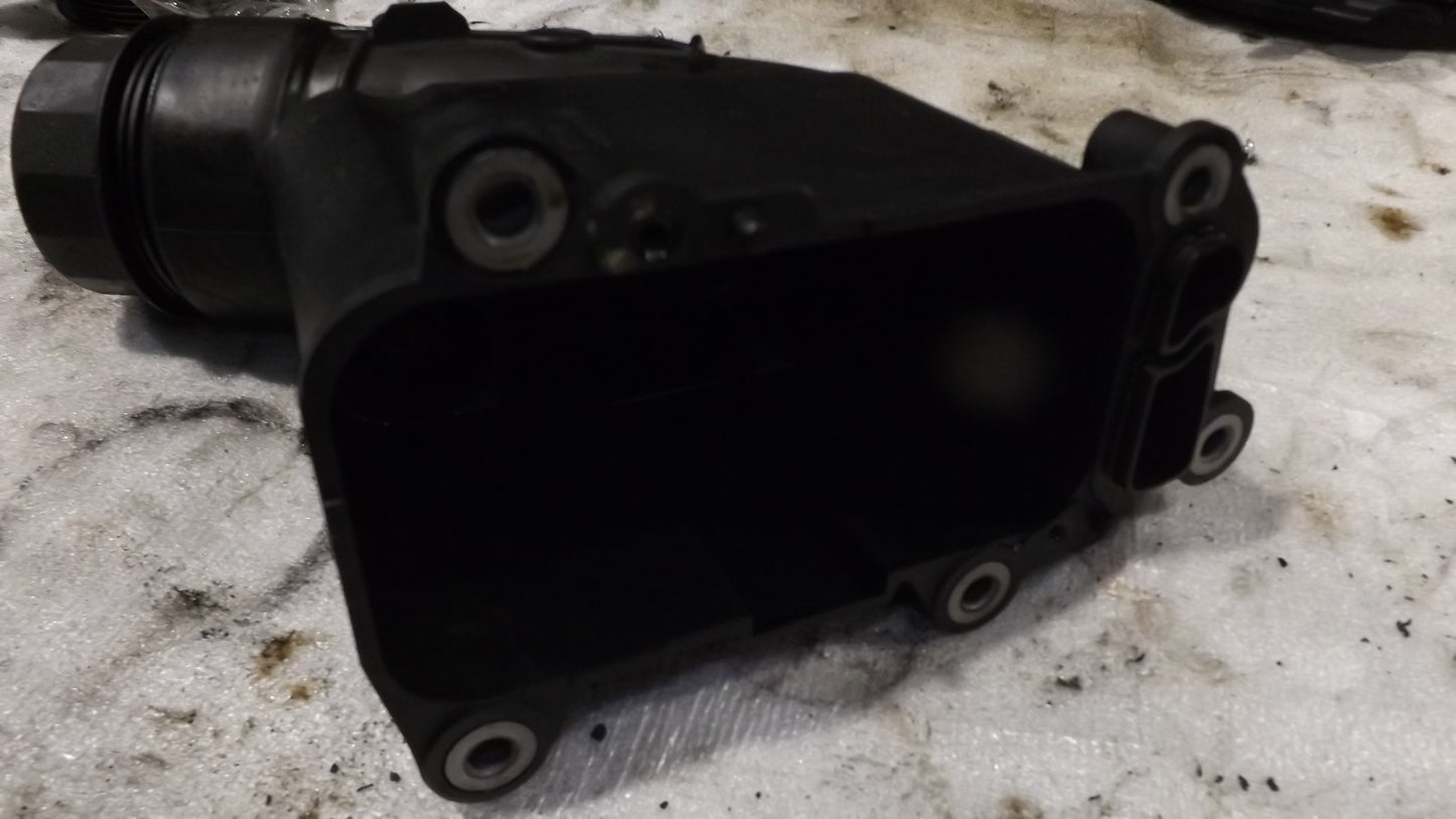 Ölfiltergehäuse Mahle  BMW E81 E87 E90-E93 E60 E61 E84 E83 N47 11427807799