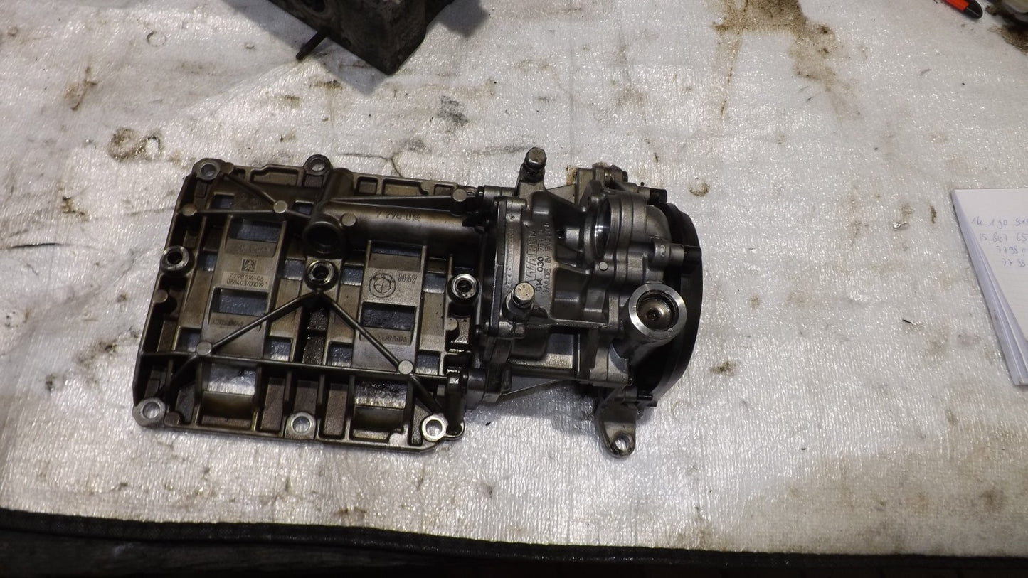 BMW 5 E39 1999 Diesel 135kW Ölpumpe 11412247212