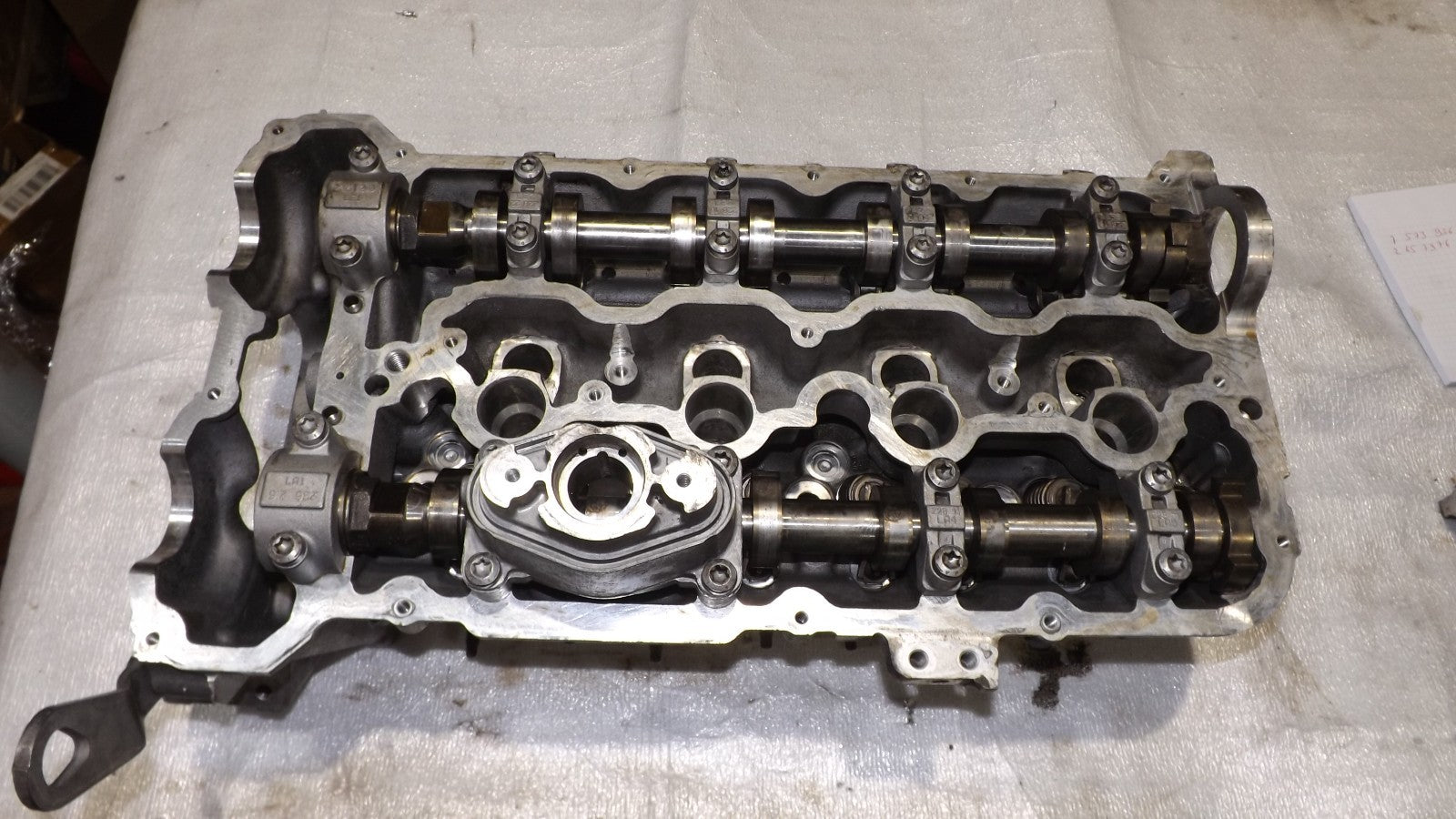 Zylinderkopf links mit Nockenwelle BMW X5 5er F01 750iX V8 N63 10-15 757393604