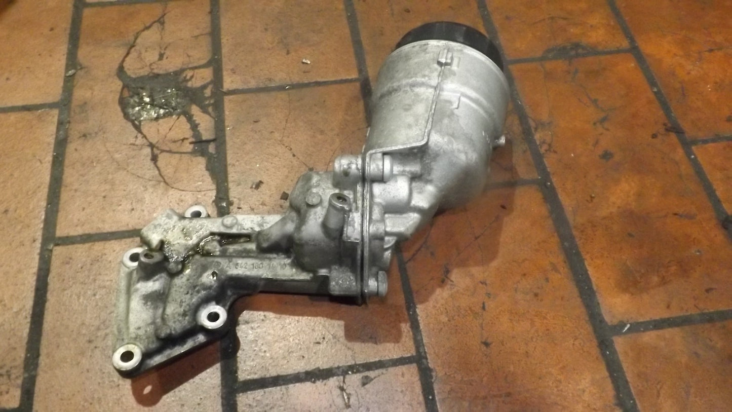 Mercedes-Benz S W221 2010 Diesel 173kW Halterung Ölfilter Ölkühler 6740273366