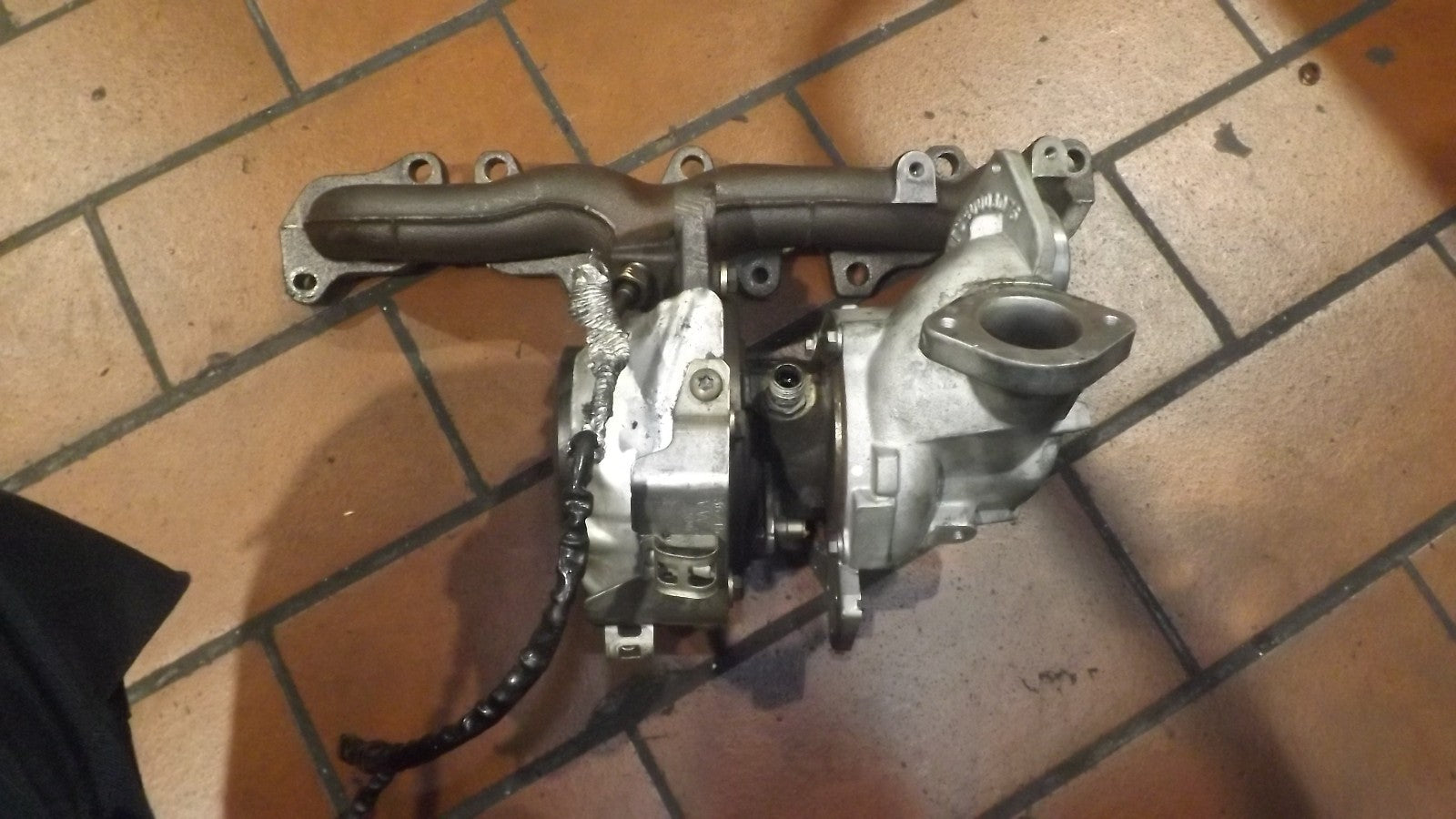 Turbolader VW Golf Caddy 2.0 TDI 04L253020P 04L253019P 75KW 102PS 90KW 122PS