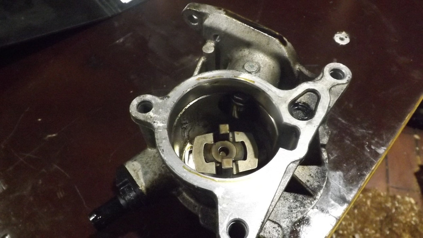 Unterdruckpumpe Vakuumpumpe 1.8TSI 2.0TSI Audi Seat Skoda VW 06H145100AB