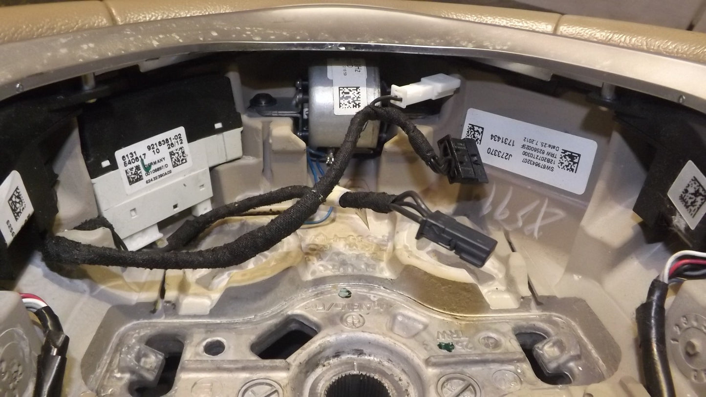 Original BMW F20 F30 Sportlenkrad ohne Airbag Totenwinkelassistent Tempomat