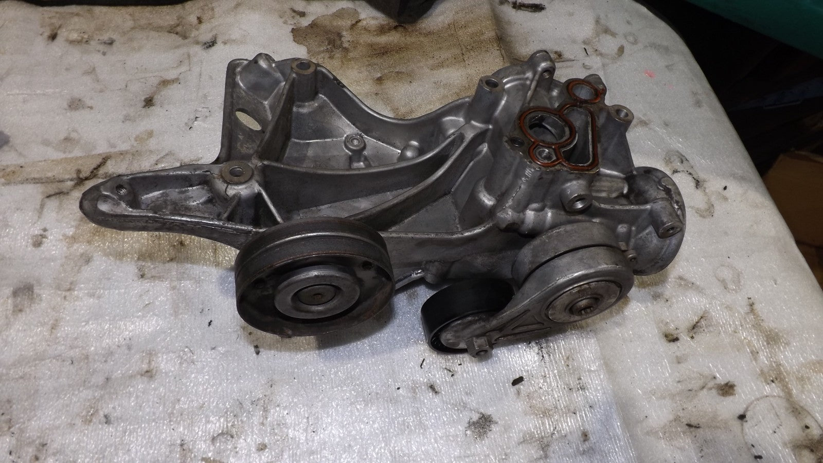 original Audi A4 8K A5 8T TFSI Ölfiltergehäuse Ölkühler 06H903143E